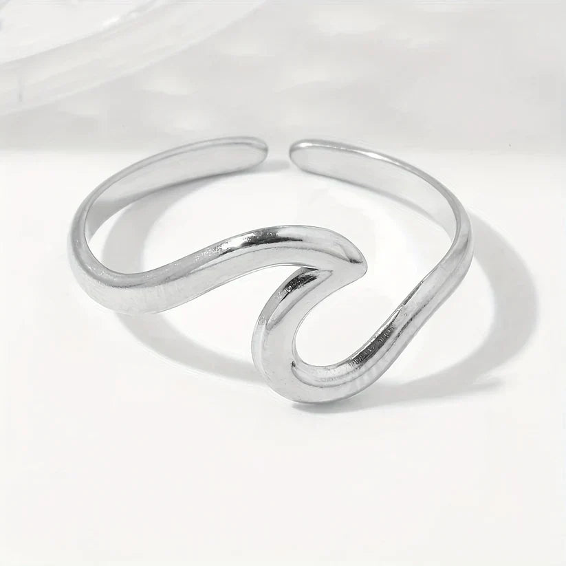 Ajustable bague avec vague design en or