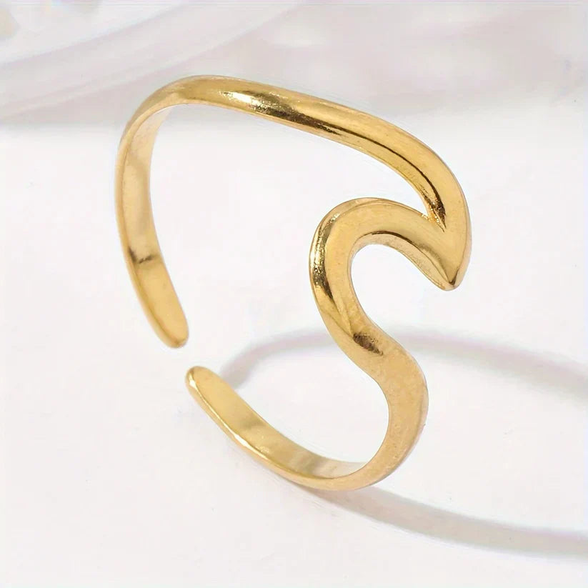Ajustable bague avec vague design en or